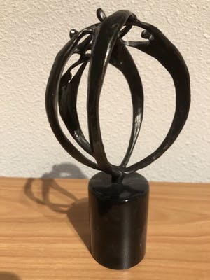 Corry Ammerlaan - Prachtig beeld " Samen de hele wereld aankunnen " kopen? Bied vanaf 35!