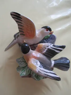 Niet of onleesbaar gesigneerd - 3 porseleinen vogels - wanddecoratie kopen? Bied vanaf 10!