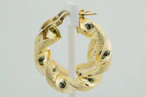 80- paar 18 Krt geel gouden holle & "gedraaide" oorringen kopen? Bied vanaf 200!