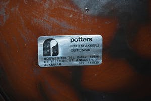 Henk Potters - Keramisch bord+Tegel+Gesign. boekwerk: 'Henk Potters, Kunstschilder en Keramist' kopen? Bied vanaf 40!