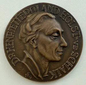 Buy Maarten Pauw - bronzen penning | 'Henriette Roland Holst- van der Schalk' | 1953 (PENNINGKUNST)? Bid from 100!