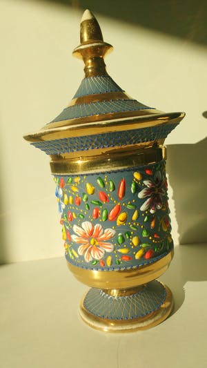 Niet of onleesbaar gesigneerd - Colorful urn kopen? Bied vanaf 1!