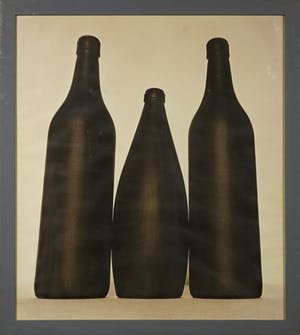 Hans Eijkelboom - Foto, Zonder titel (drie flessen) - Ingelijst (Groot) kopen? Bied vanaf 1!