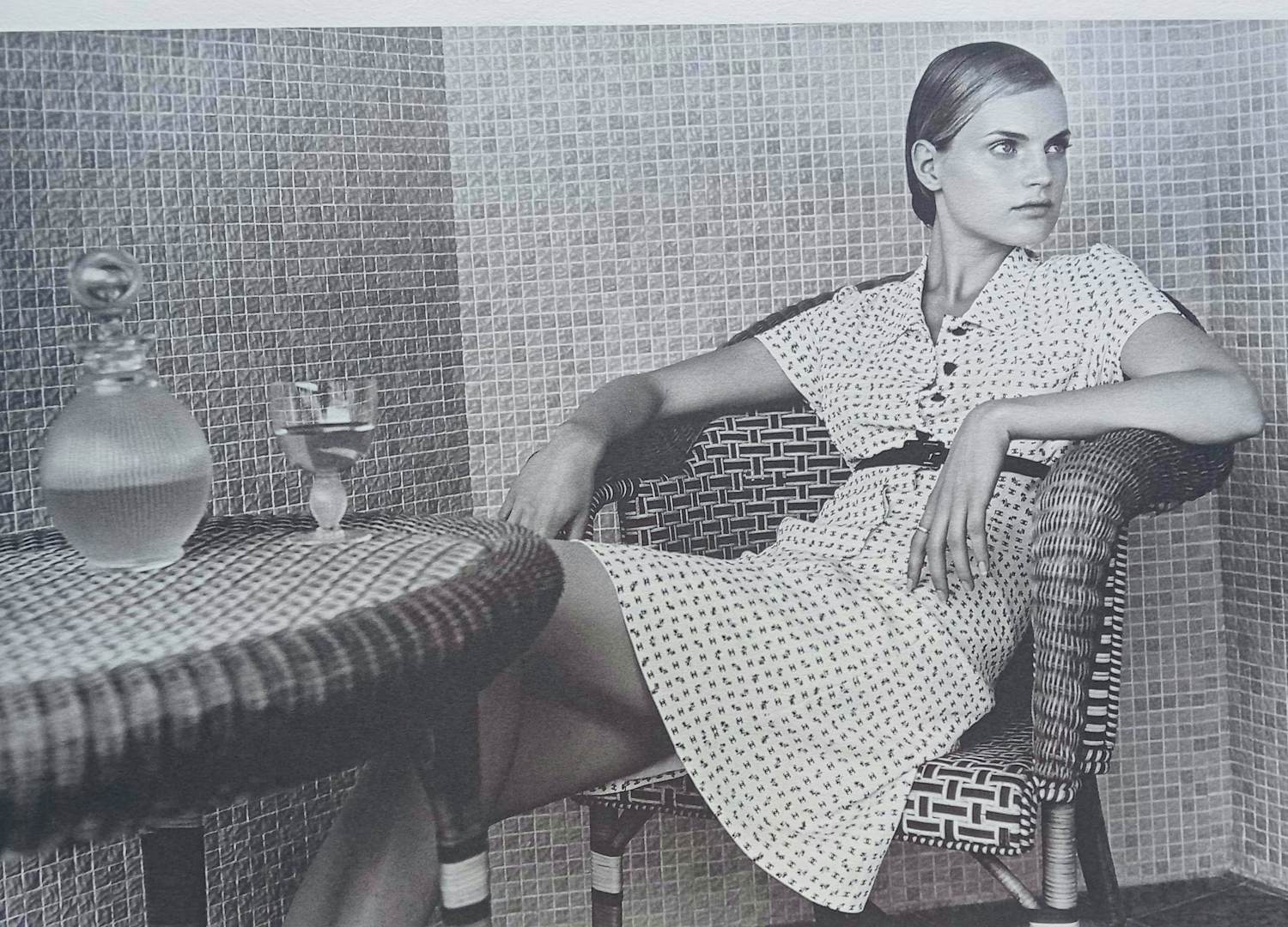 AcheterKarl Lagerfeld - Fotolitho Guinevere van Seenus Chanel 1996.? Enchérissez de 85!