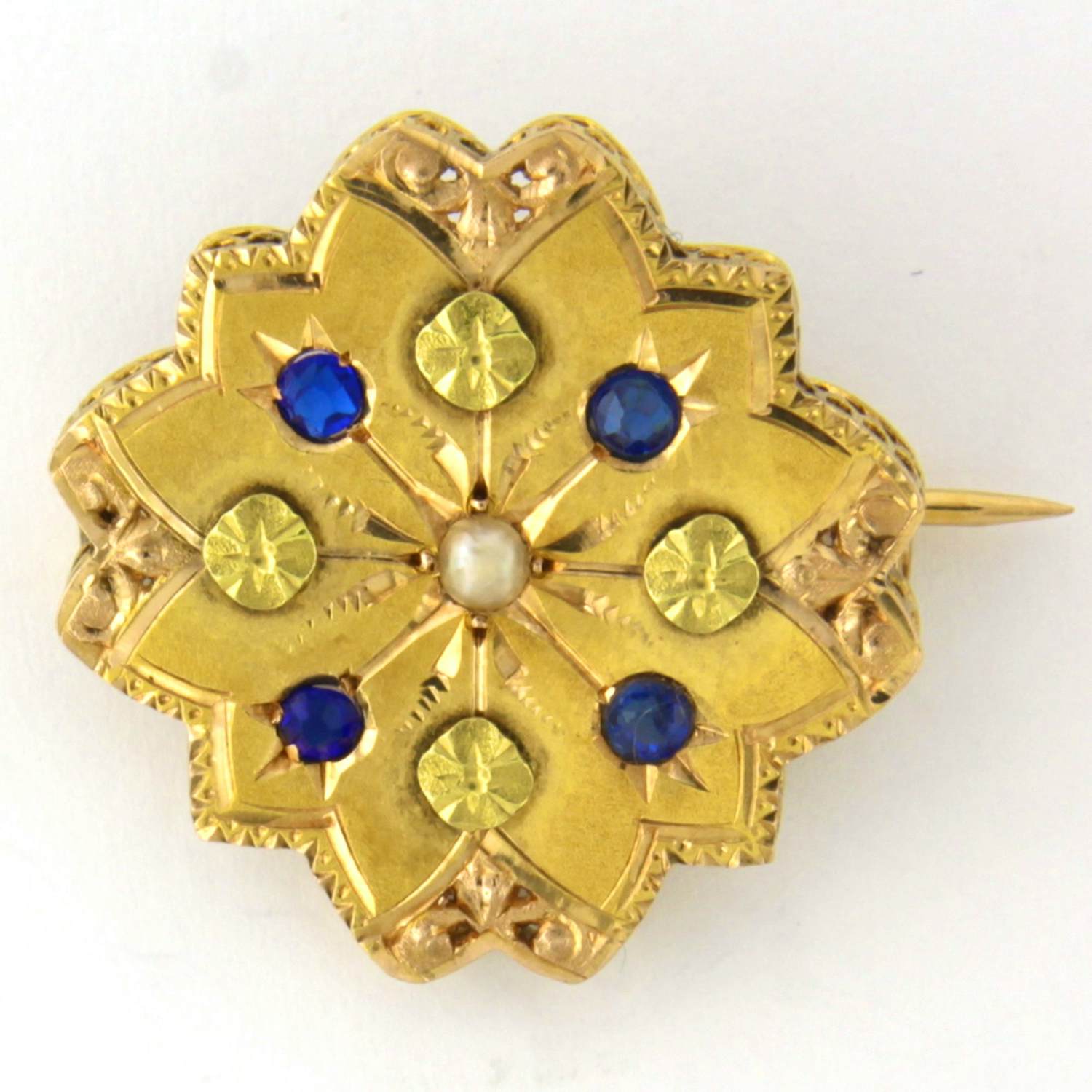 18k gouden broche bezet met saffier en parel - 2.7 gram kopen? Bied vanaf 290!