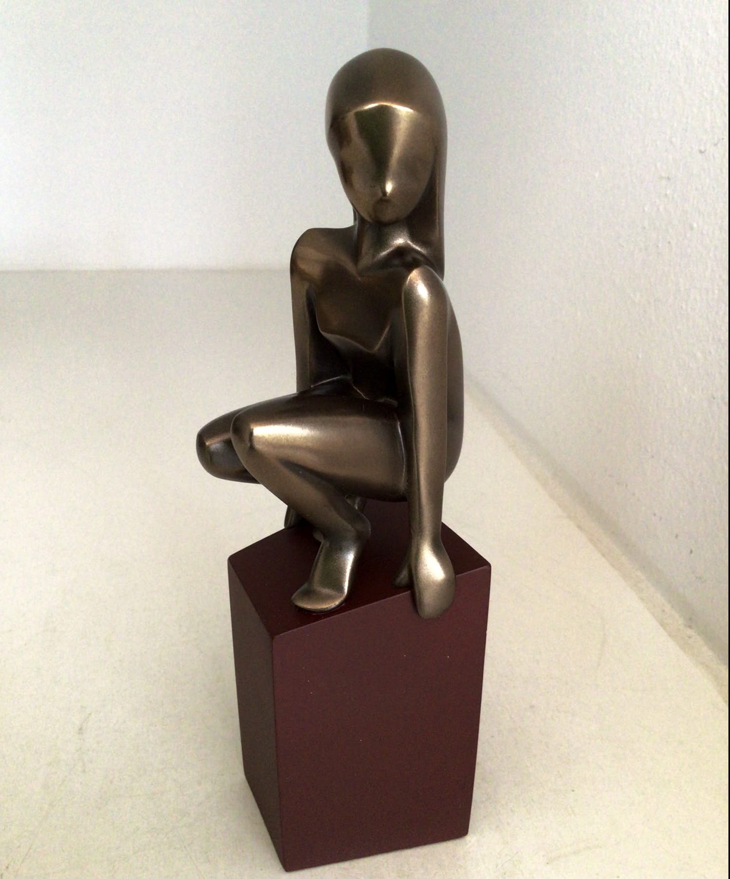 Janneke Ros - Beeld “ SCHOONHEID “. Gesigneerd verkocht voor € 1!