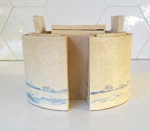 Niet of onleesbaar gesigneerd - Studio Keramisch (bouw)object "Hollands rivierenlandschap" verkocht voor € 10!