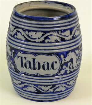 Niet of onleesbaar gesigneerd - Grote aardenwerken Tabac pot met drakenmotief verkocht voor € 1!