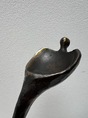 Corry Ammerlaan - handgesigneerde sculptuur | 'De tulp' kopen? Bied vanaf 20!