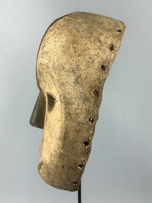 Pende - 210124 - Old African mask from the Pende - Congo kopen? Bied vanaf 35!