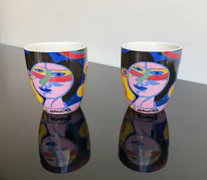 Corneille - TWEE KOFFIEBEKERS, DRIE SCHAALTJES, DRIE ONDERZETTERS kopen? Bied vanaf 56!
