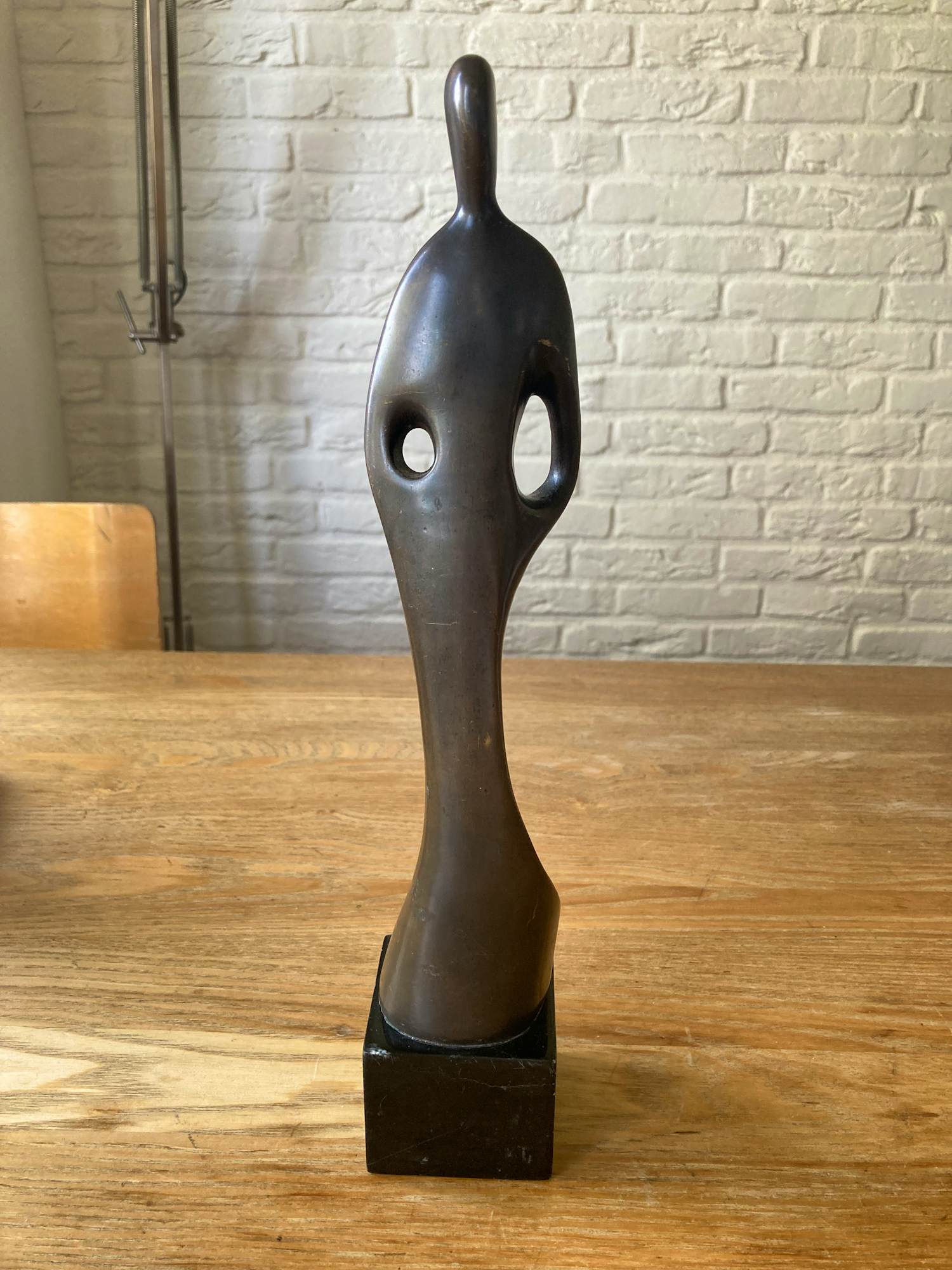 Brons (Onbekend) - Elegant beeld op een sokkel van zwart marmer kopen? Bied vanaf 60!