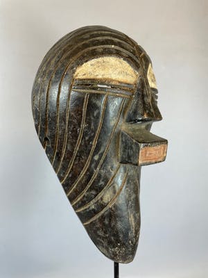 Luba - Tribal used African wooden Luba mask - Congo. kopen? Bied vanaf 35!