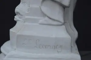 Nicolas Lecornet - Jonge vrouw bij fontein kopen? Bied vanaf 500!