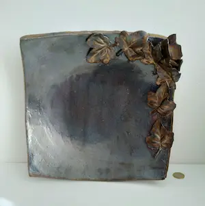 Niet of onleesbaar gesigneerd - Grote, handgemaakte schaal - Keramiek kopen? Bied vanaf 1!