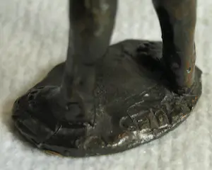 Corry Ammerlaan - 2 Bronzen beeldjes , Binkie & Sophietje kopen? Bied vanaf 1!