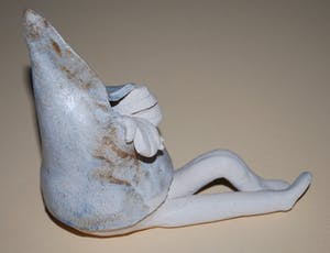 Niet of onleesbaar gesigneerd - zittend figuur kopen? Bied vanaf 1!