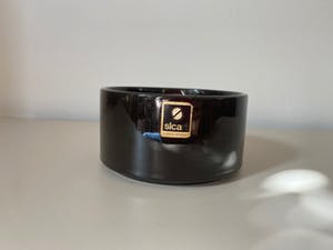 Niet of onleesbaar gesigneerd - Donkerbruine keramische deksel doos Pino Spagnolo voor Sicart Milano kopen? Bied vanaf 1!