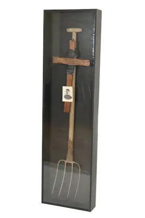 Julia Winter - "First Day" - 2003 - Assemblage/ object - Gesigneerd - Galerie Parade Amsterdam kaufen? Bieten Sie von 150!