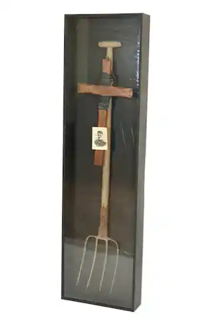 Julia Winter - "First Day" - 2003 - Assemblage/ object - Gesigneerd - Galerie Parade Amsterdam kaufen? Bieten Sie von 150!