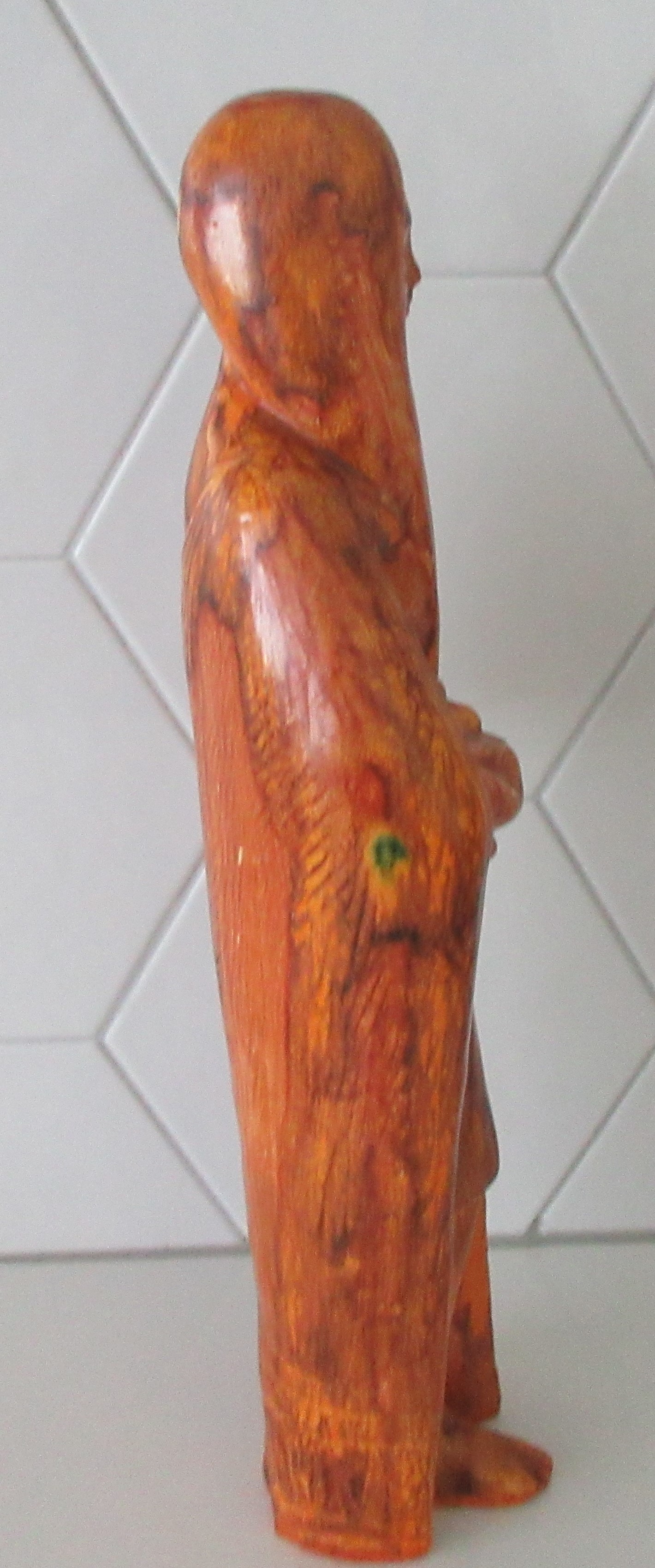 Niet of onleesbaar gesigneerd - Grote oranje art deco faience plastiek van een jonge vrouw kopen? Bied vanaf 1!