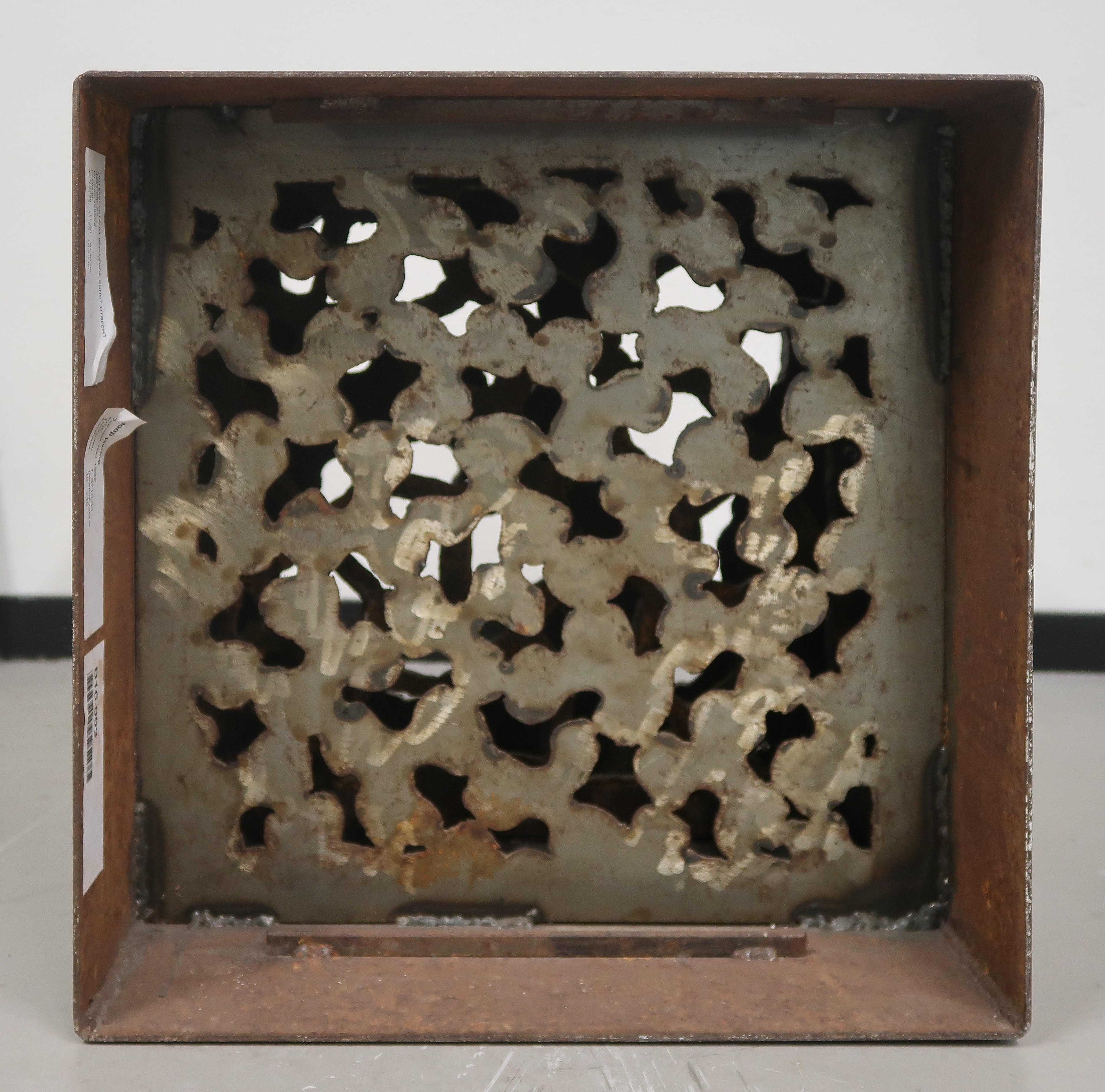 Joop Haring - Stalen kubus, Zonder titel (Groot) kopen? Bied vanaf 200!