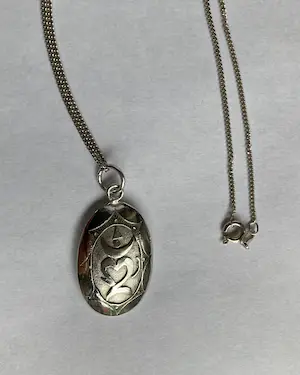 1e gehalte Zilver - 925 hanger aan een 835 ketting (meesterteken Luckerath) - gemerkt kopen? Bied vanaf 50!