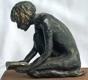 Astrid Veldhuyzen-Koppen - Bronzen leesbeeld / leesbeeldje , “Ontdekkingsreis“ - 2001 verkocht voor € 1!