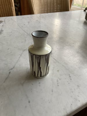 Nel Goedhart - Fraai gedecoreerd vaasje kopen? Bied vanaf 1!