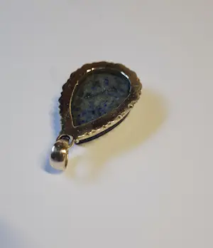 Nieuwe zilveren druppelvormig hanger lapis lazuli bewerkte rand kopen? Bied vanaf 70!