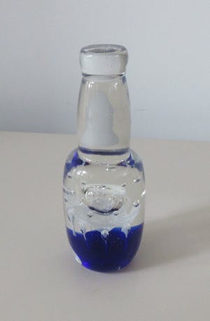 Niet of onleesbaar gesigneerd - Kegelvormige glazen presse papier kopen? Bied vanaf 1!