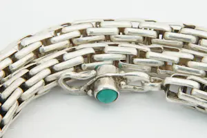 76 - Z1 zilveren collier met in de sluiting een turkoois cabuchon steentje kopen? Bied vanaf 110!