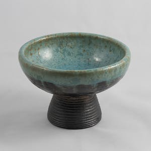 Pieter Groeneveldt - Drie aardewerken objecten kopen? Bied vanaf 50!