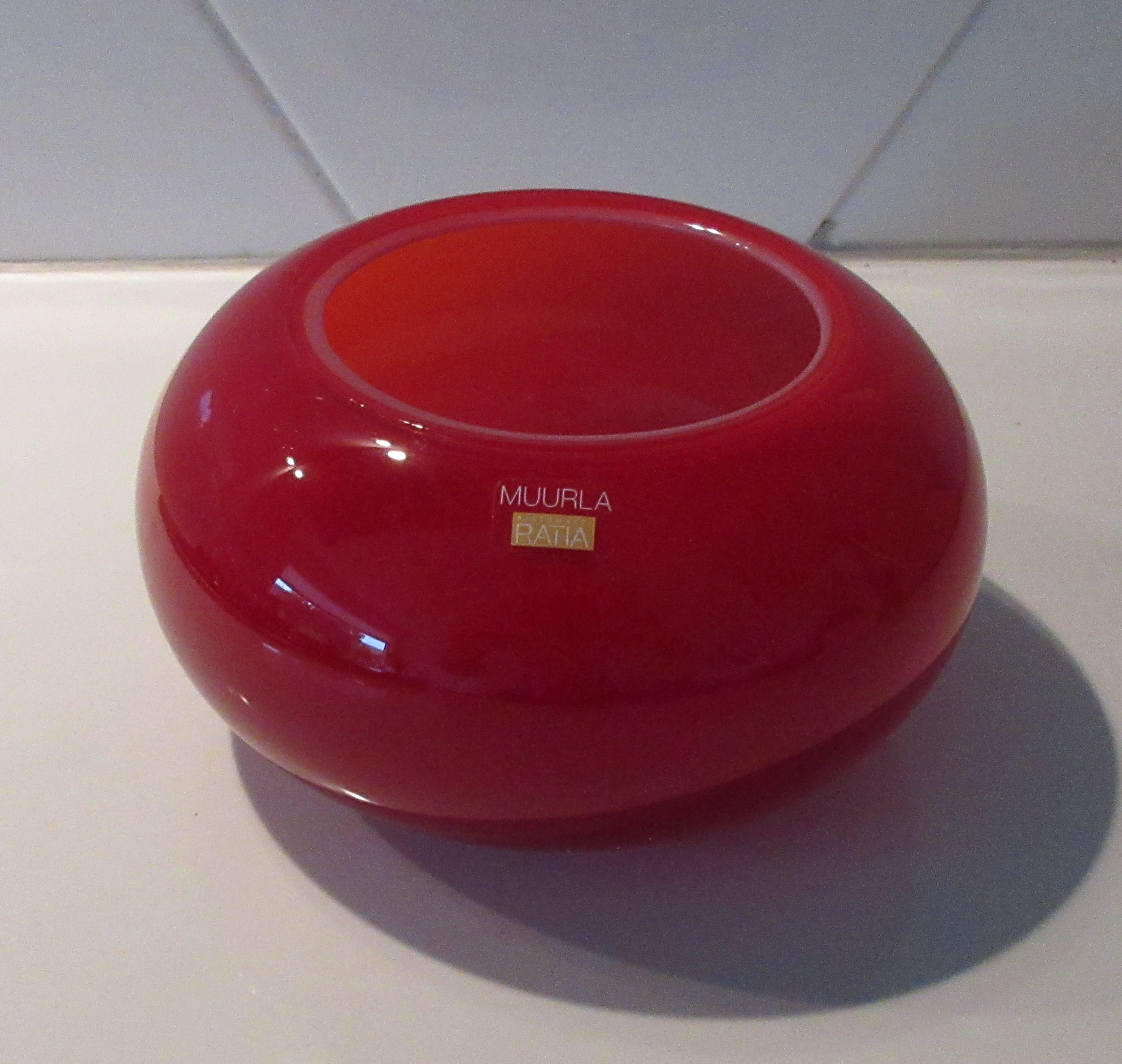 Niet of onleesbaar gesigneerd - Rode opaline hand geblazen Finse kandelaar van Muurla Ratia kopen? Bied vanaf 1!