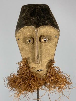 Lega - 200609 - Tribal used African passport mask from the Lega Bwami - Congo. kopen? Bied vanaf 25!