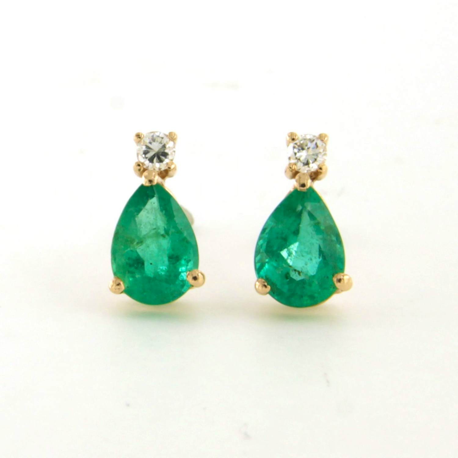 18k roségouden oorbellen met smaragd en briljant geslepen diamant 0.08ct verkocht voor € 440!