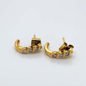 14kt gouden handgemaakte oorstekers met diamant, 2,98gr verkocht voor € 190!