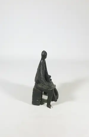 M.A.J. Neger - Gipsen beeld, Celliste kopen? Bied vanaf 1!