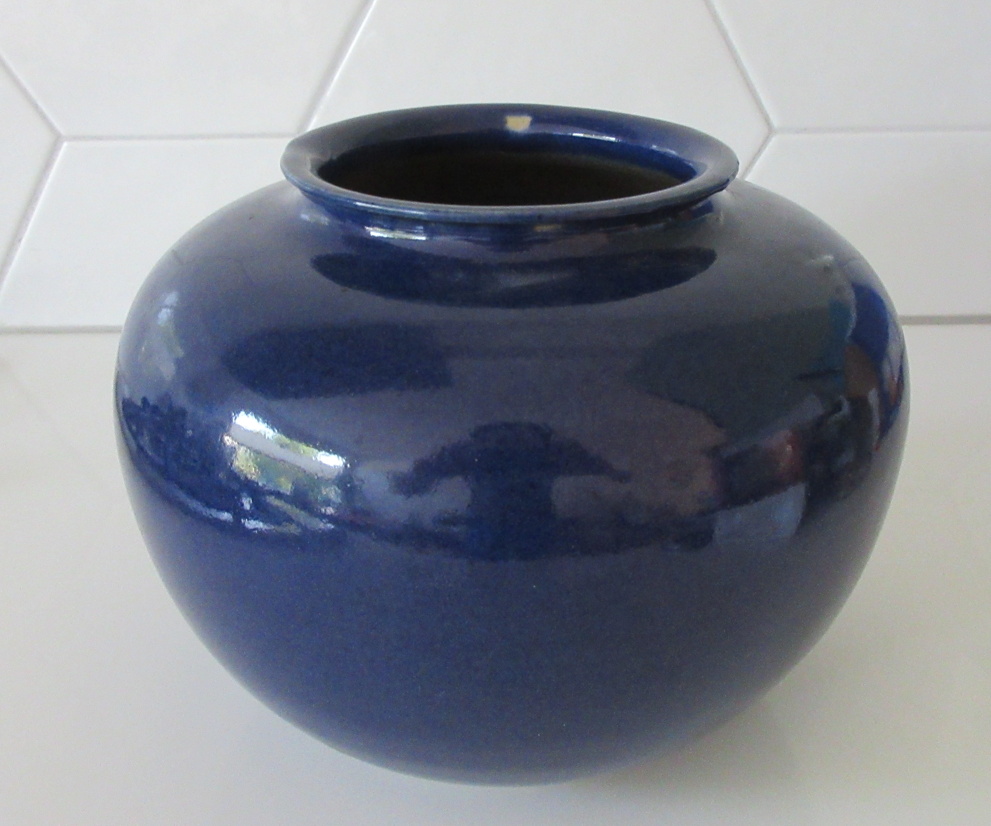 Niet of onleesbaar gesigneerd - Koch Workum potterie - Studio keramische vaas verkocht voor € 1!