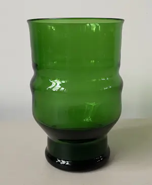 Chris Lanooy - Flesgroene bekervaas uit 1921 - Glasfabriek Leerdam kopen? Bied vanaf 185!