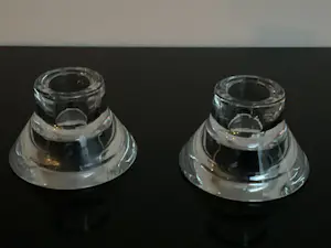 Knut & Marianne Hagberg - TWEE OMKEERBARE WAXINELICHTHOUDERS - KANDELAARS en TWEE HOGE KANDELAARS kopen? Bied vanaf 30!