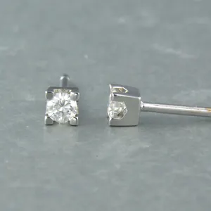 18k wit gouden solitair oorknoppen met briljant geslepen diamant tot. 0,20ct kopen? Bied vanaf 270!