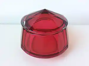 Moser - Art Deco Crimson-rood handgeslepen glasobject met deksel verkocht voor € 75!