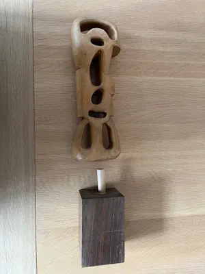 Hubert Bekman - houten beeld talisman kopen? Bied vanaf 450!