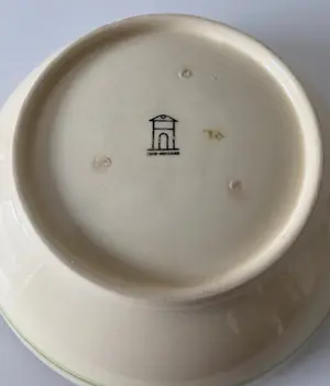 Plateelbakkerij Zuid-Holland - Leen Muller ; Zeldzame art deco dekschaal Vermu 1931/1940 kopen? Bied vanaf 30!