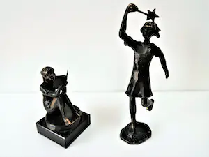 Corry Ammerlaan - Titels: Lezend meisje, staat op een granieten sokkel, En de sculptuur: WE kaufen? Bieten Sie von 1!