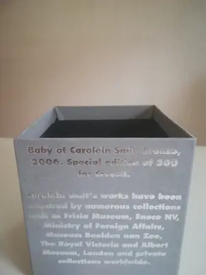 Carolein Smit - zittend babyjongetje met bal kopen? Bied vanaf 170!