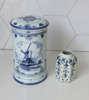 Plateelfabriek Schoonhoven N.V. - Delftsblauwe Hooimeijer Beschuitbus + theebusje Zenith Gouda kopen? Bied vanaf 30!