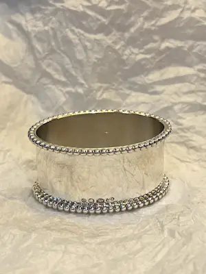 Zilveren servetring met parelrand (klein) kopen? Bied vanaf 80!