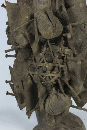 Bakongo - Nkisi beeld / Spijkerbeeld met speer in de hand kopen? Bied vanaf 1!